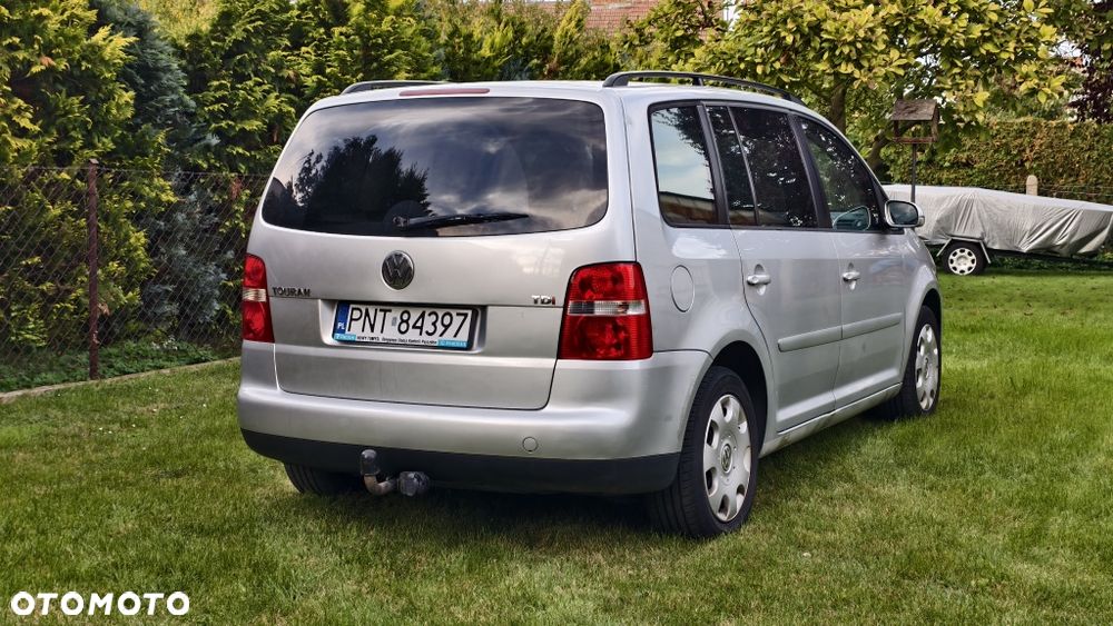 Volkswagen Touran - 3