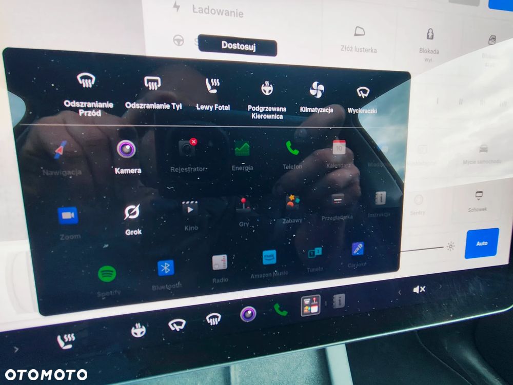 Tesla Model Y Standard - 32