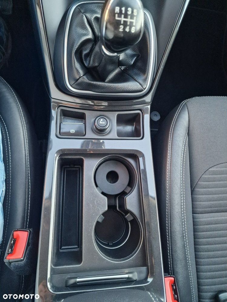 Ford Kuga 2.0 TDCi 2x4 SYNC - 32