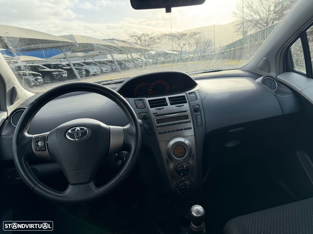 Toyota Yaris 1.0 VVT-i Comfort+AC - 7