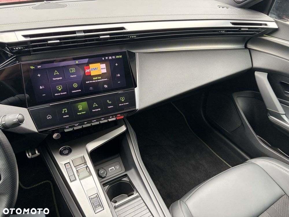 Peugeot 408 - 16