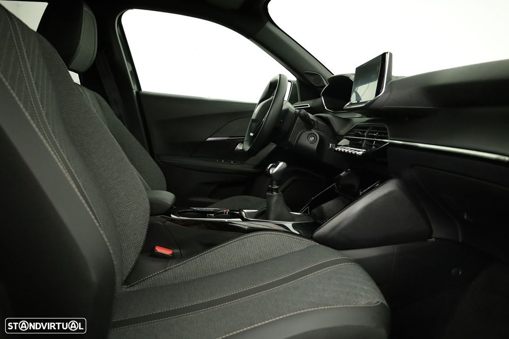 Peugeot 2008 1.2 PureTech Allure - 21