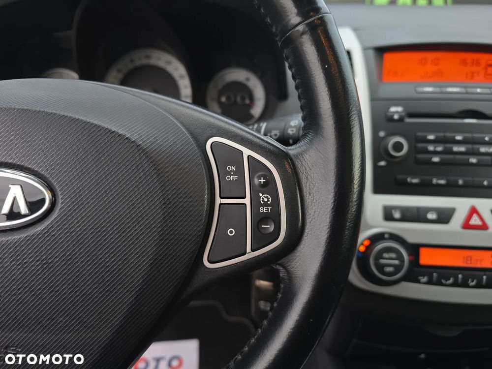 Kia Ceed - 23