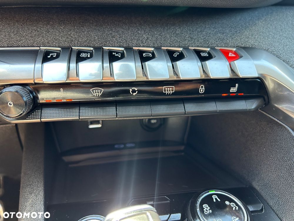 Peugeot 5008 2.0 BlueHDi Road Trip S&S EAT8 - 26