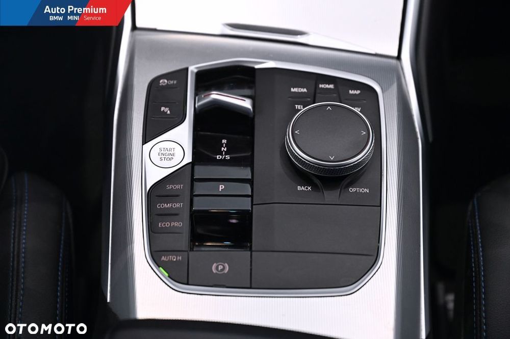 BMW Seria 3 320d xDrive mHEV - 16