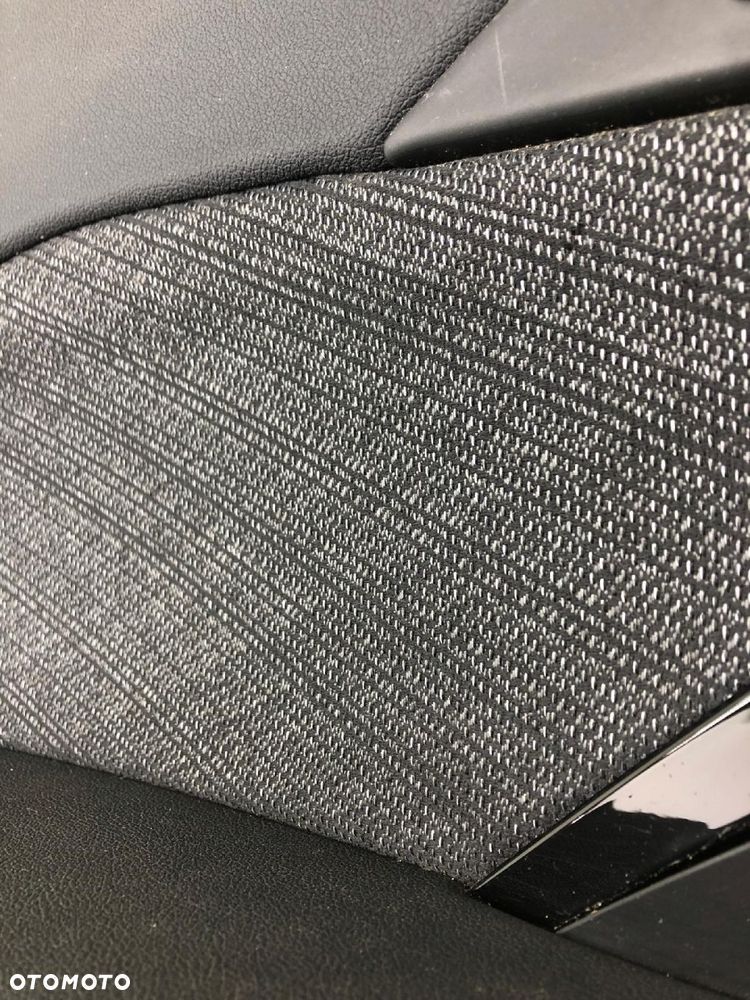 BMW X1 U11 LEWY BOCZEK TYLNYCH DRZWI TAPICERKA PIANO BLACK F015122 - 7