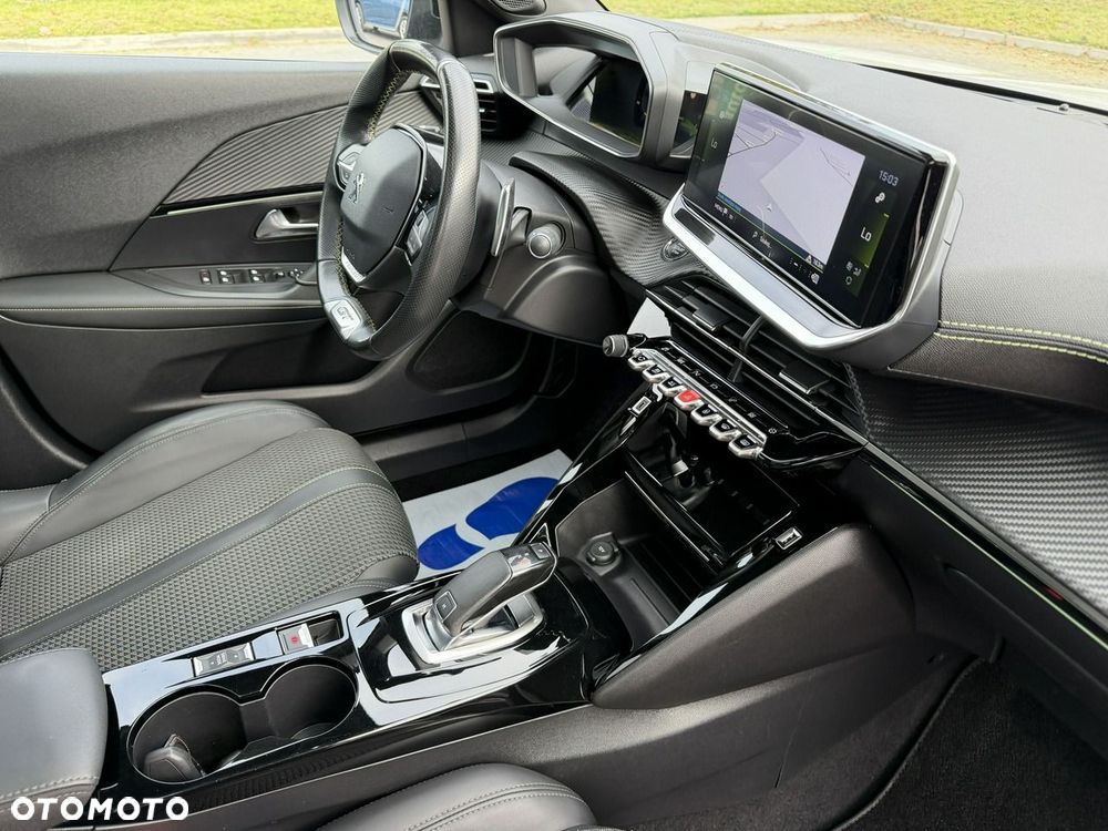Peugeot 2008 PureTech 130 EAT8 GT - 33