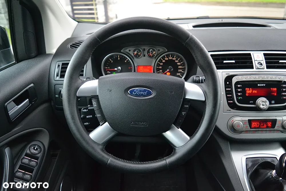 Ford Kuga - 25