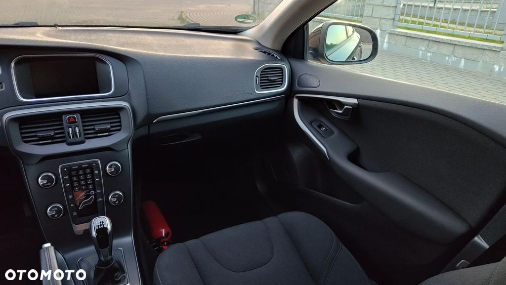 Volvo V40 - 16