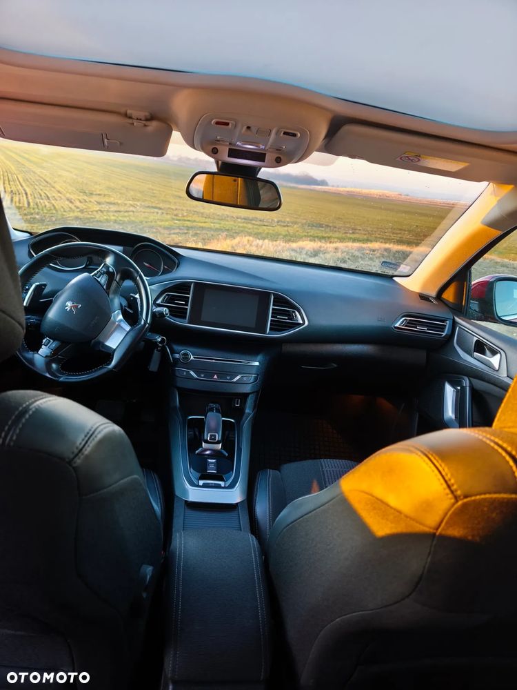 Peugeot 308 1.2 PureTech GPF Allure S&S EAT8 - 6