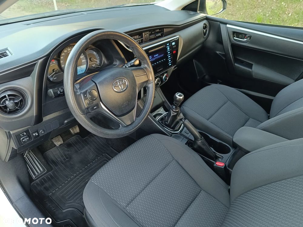 Toyota Corolla 1.4 D-4D Comfort - 8