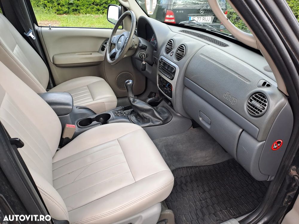 Jeep Cherokee - 6