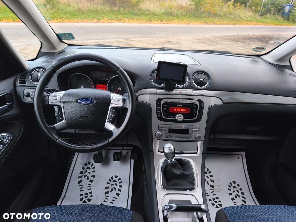Ford Galaxy 2.0 TDCi Ambiente - 25