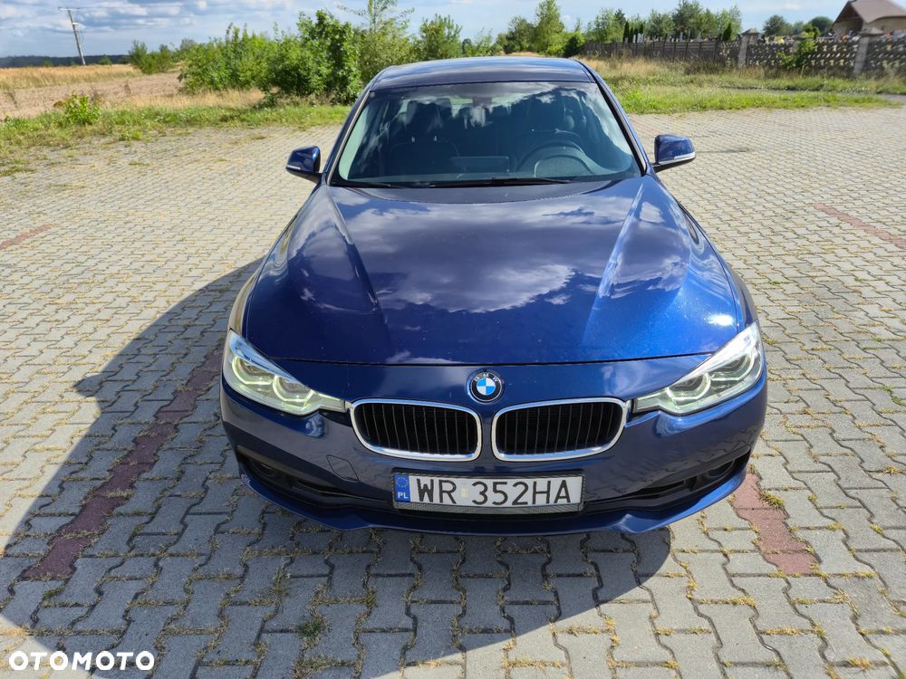 BMW Seria 3 320i - 3
