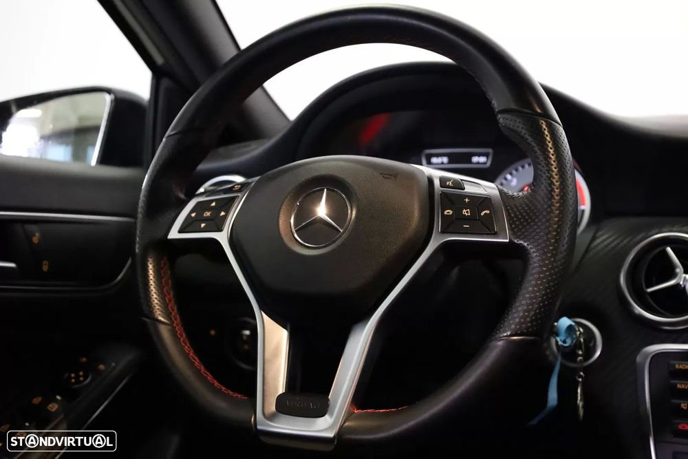 Mercedes-Benz A 200 d AMG Line - 24