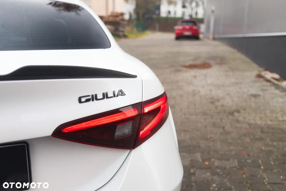 Alfa Romeo Giulia - 16