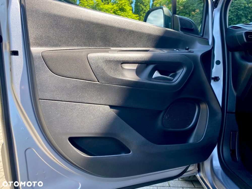 Opel Combo 1.2 Turbo Start/Stop Innovation - 27