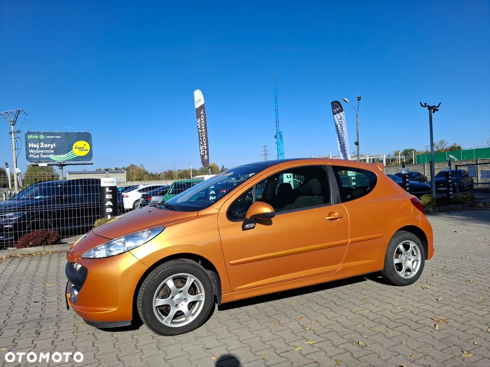 Peugeot 207 - 1