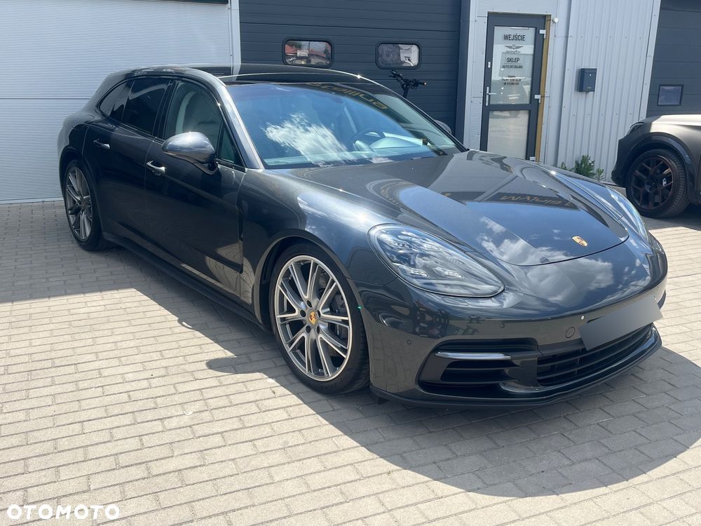 Porsche Panamera 4 Sport Turismo - 2