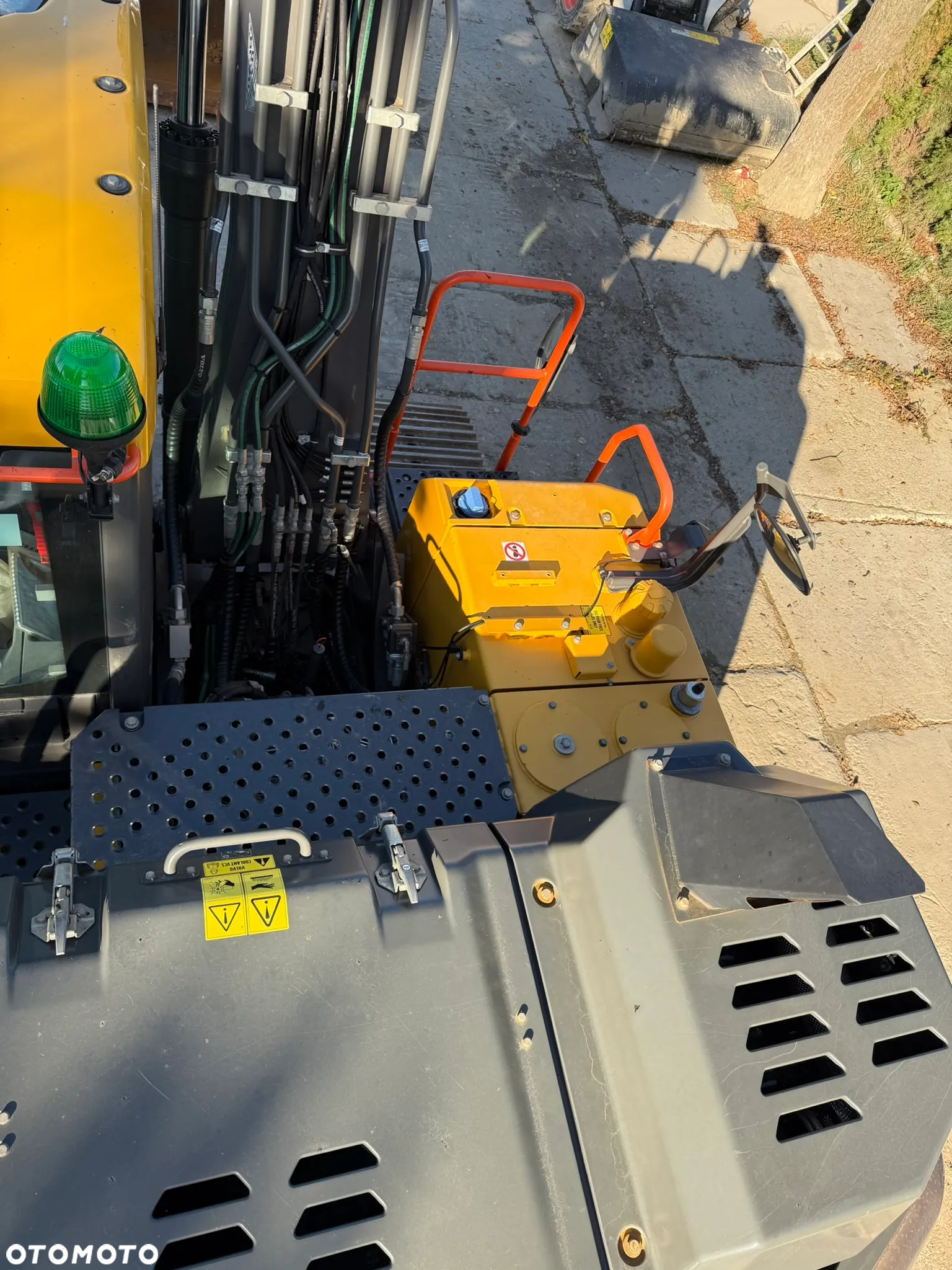 Volvo EC 140 EL - 12