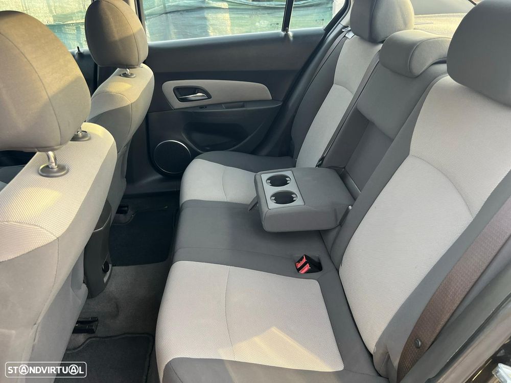 Chevrolet Cruze 2.0 LT - 21