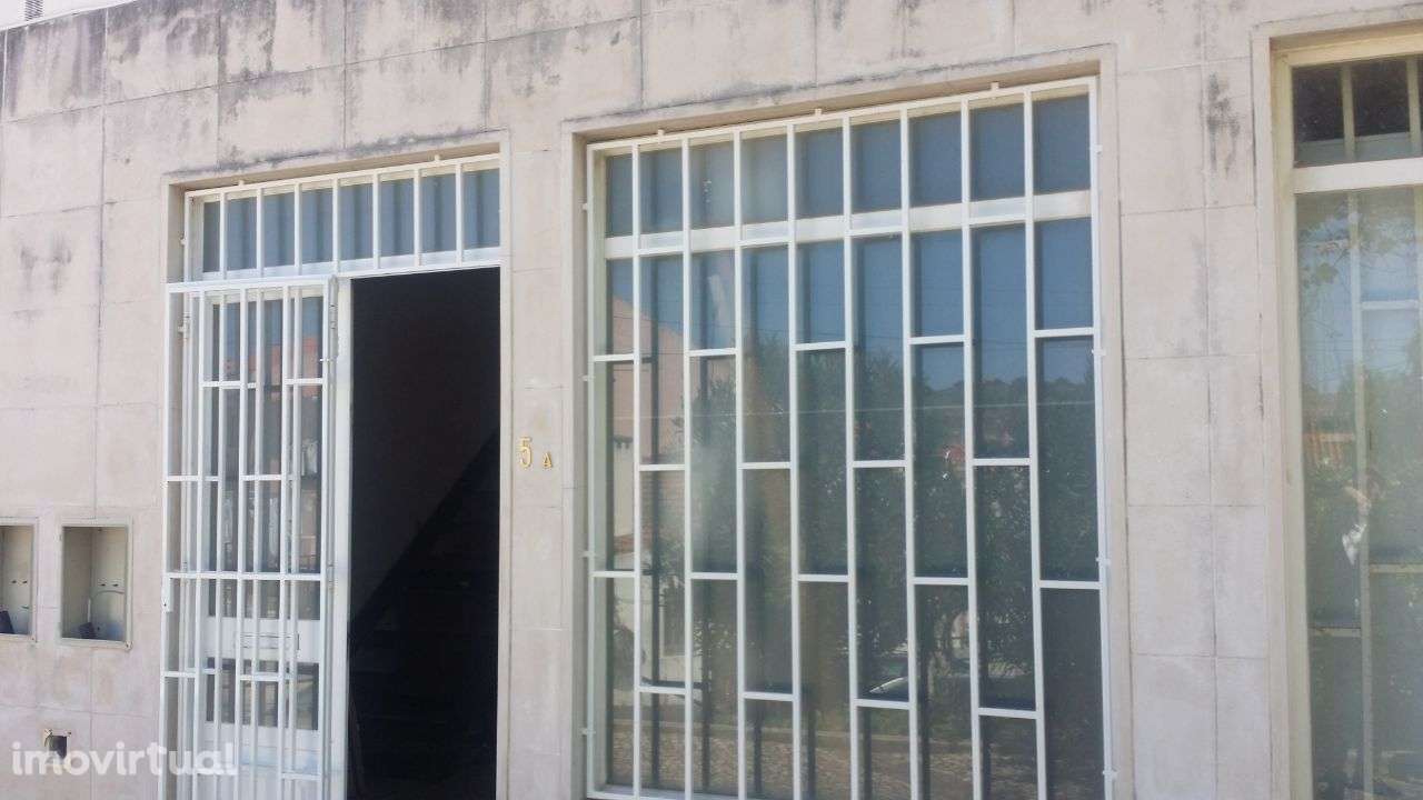 Ótima Loja com 60m2 Estúdio ou um amplo Loft. - Grande imagem: 2/15