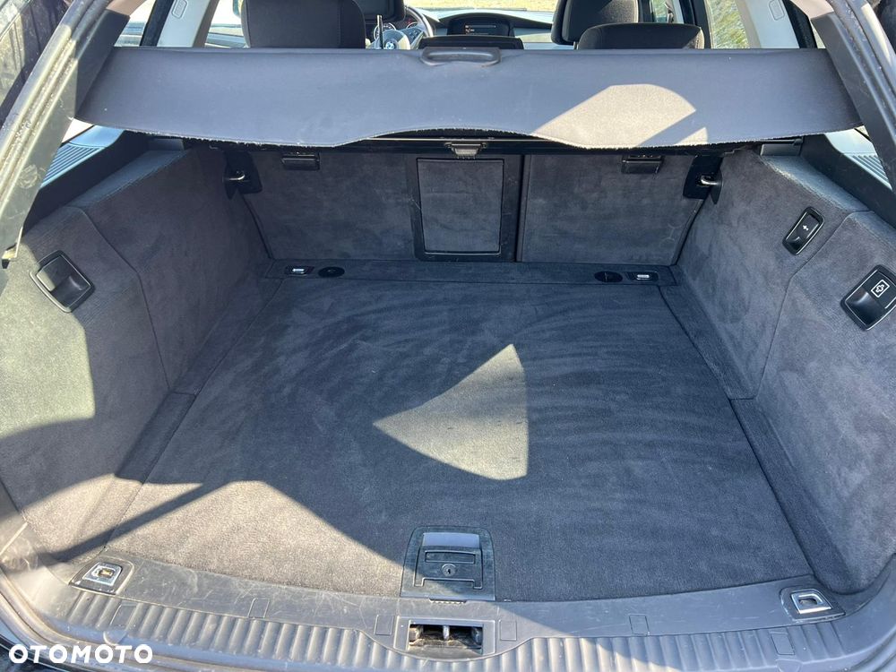 BMW Seria 5 525d - 14