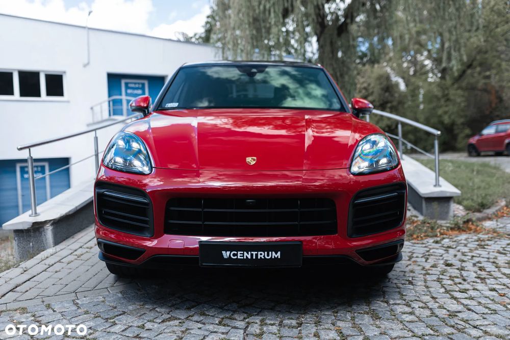 Porsche Cayenne Coupe GTS - 3