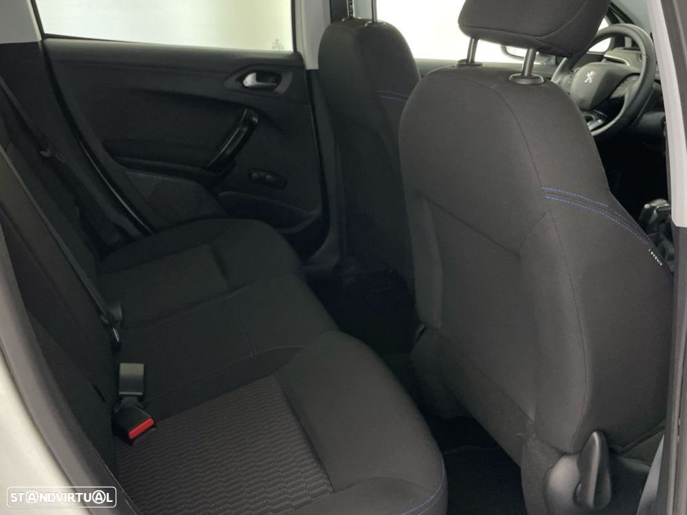 Peugeot 208 1.2 PureTech Active - 23