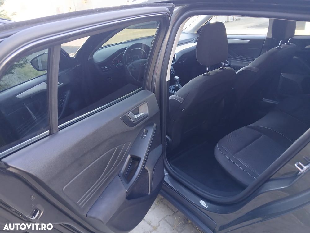 Ford Focus 1.0 EcoBoost Connected - 18