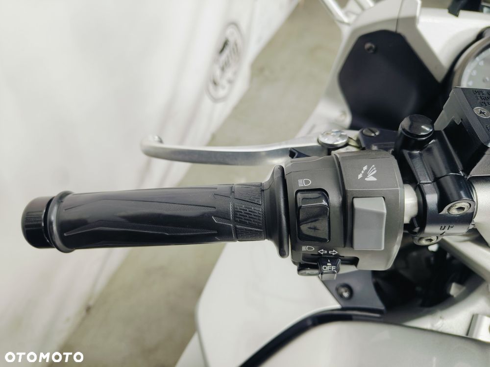Yamaha FJR - 16