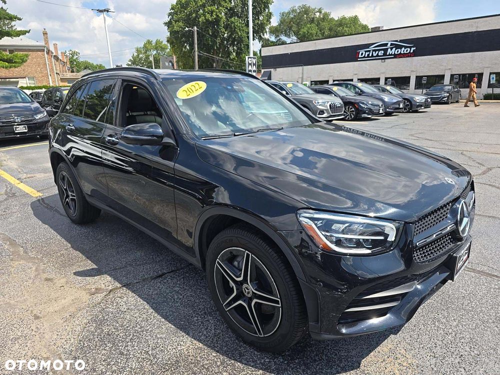 Mercedes-Benz GLC 300 4Matic 9G-TRONIC AMG Line - 2