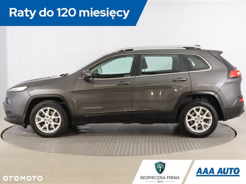Jeep Cherokee - 4