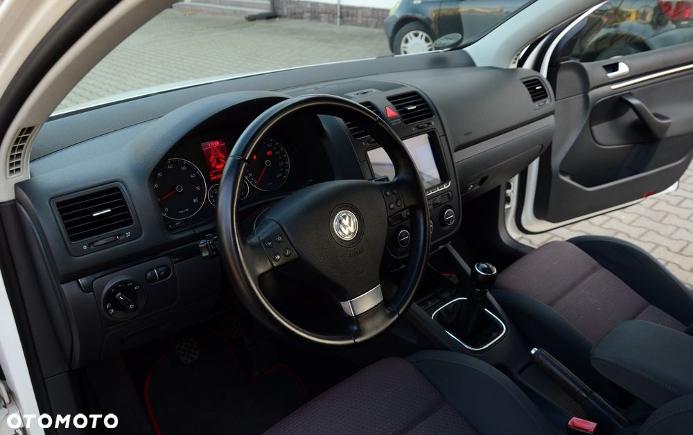 Volkswagen Golf - 20