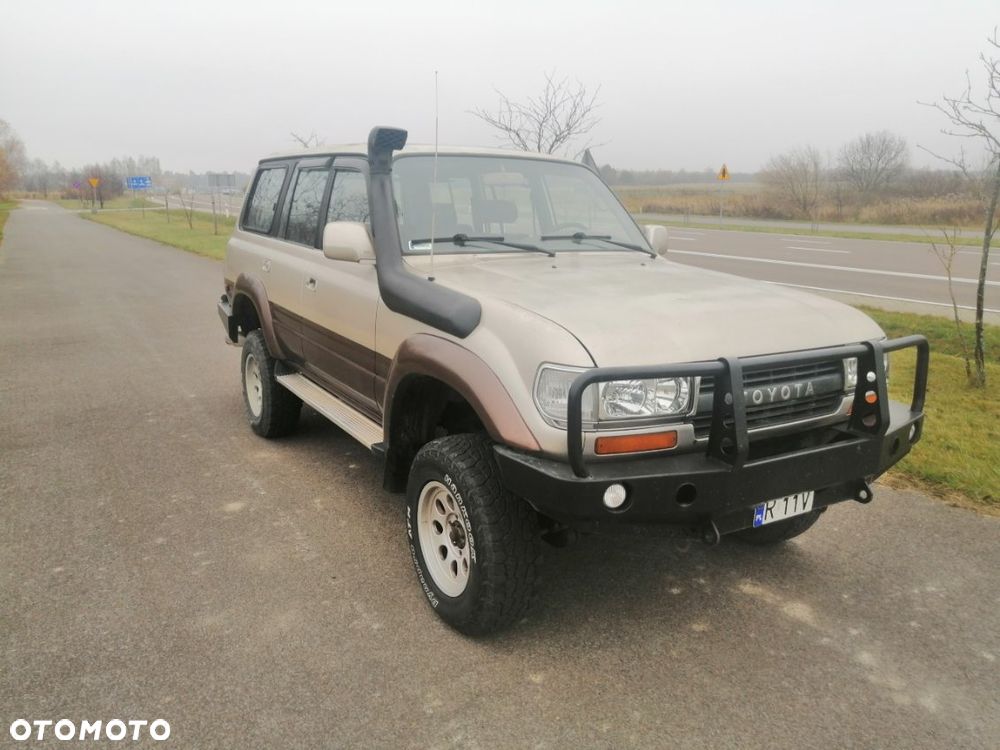 Toyota Land Cruiser - 3