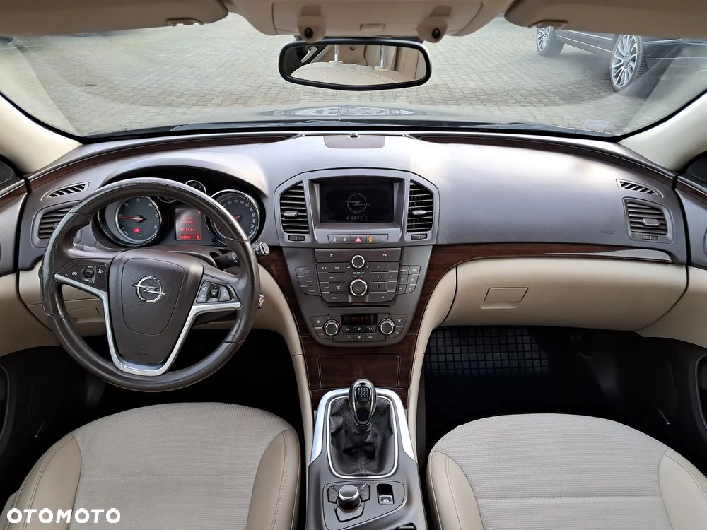 Opel Insignia - 12