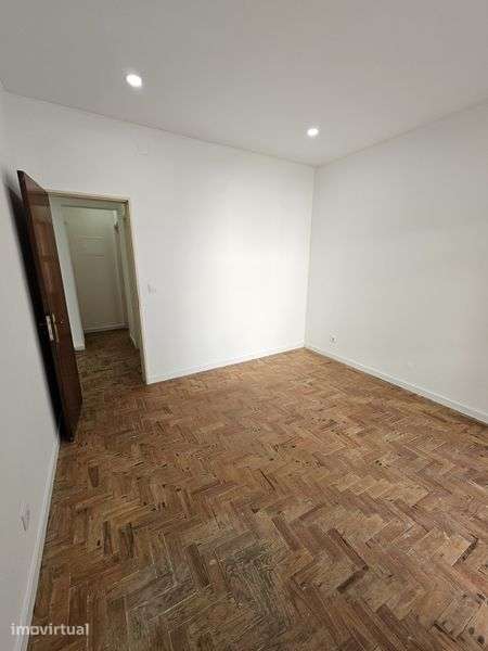 Apartamento de moradia T1 - Grande imagem: 5/12