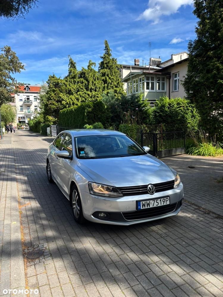 Volkswagen Jetta 2.0 TDI Highline - 15