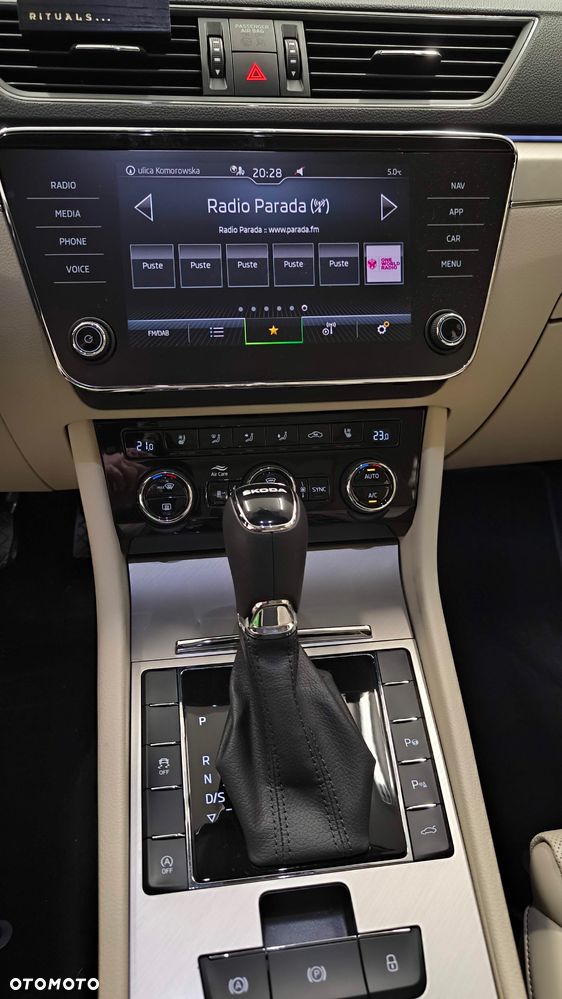 Skoda Superb 2.0 TDI SCR Style DSG - 6