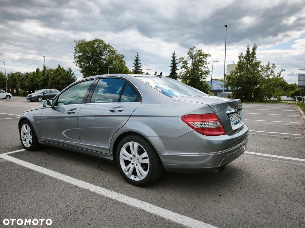 Mercedes-Benz Klasa C 180 K BlueEff Avantgarde - 16