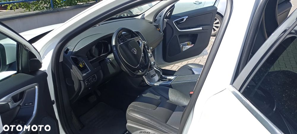 Volvo XC 60 D4 AWD Summum - 10