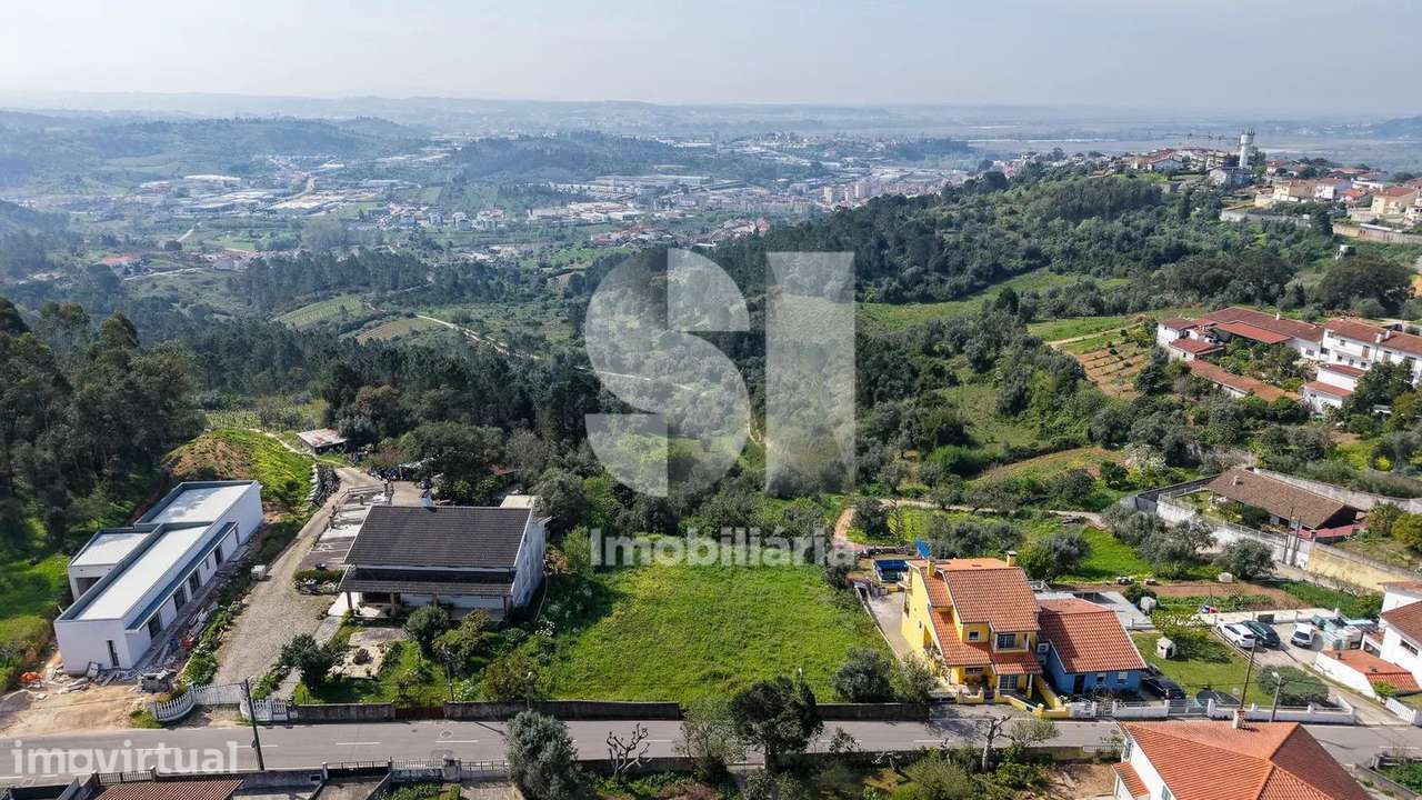 Terreno para construção de 2 moradias - Grande imagem: 2/9
