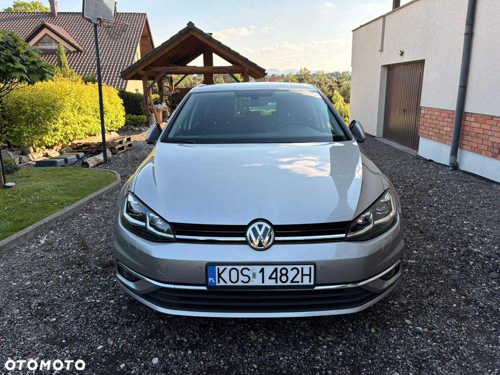 Volkswagen Golf - 6