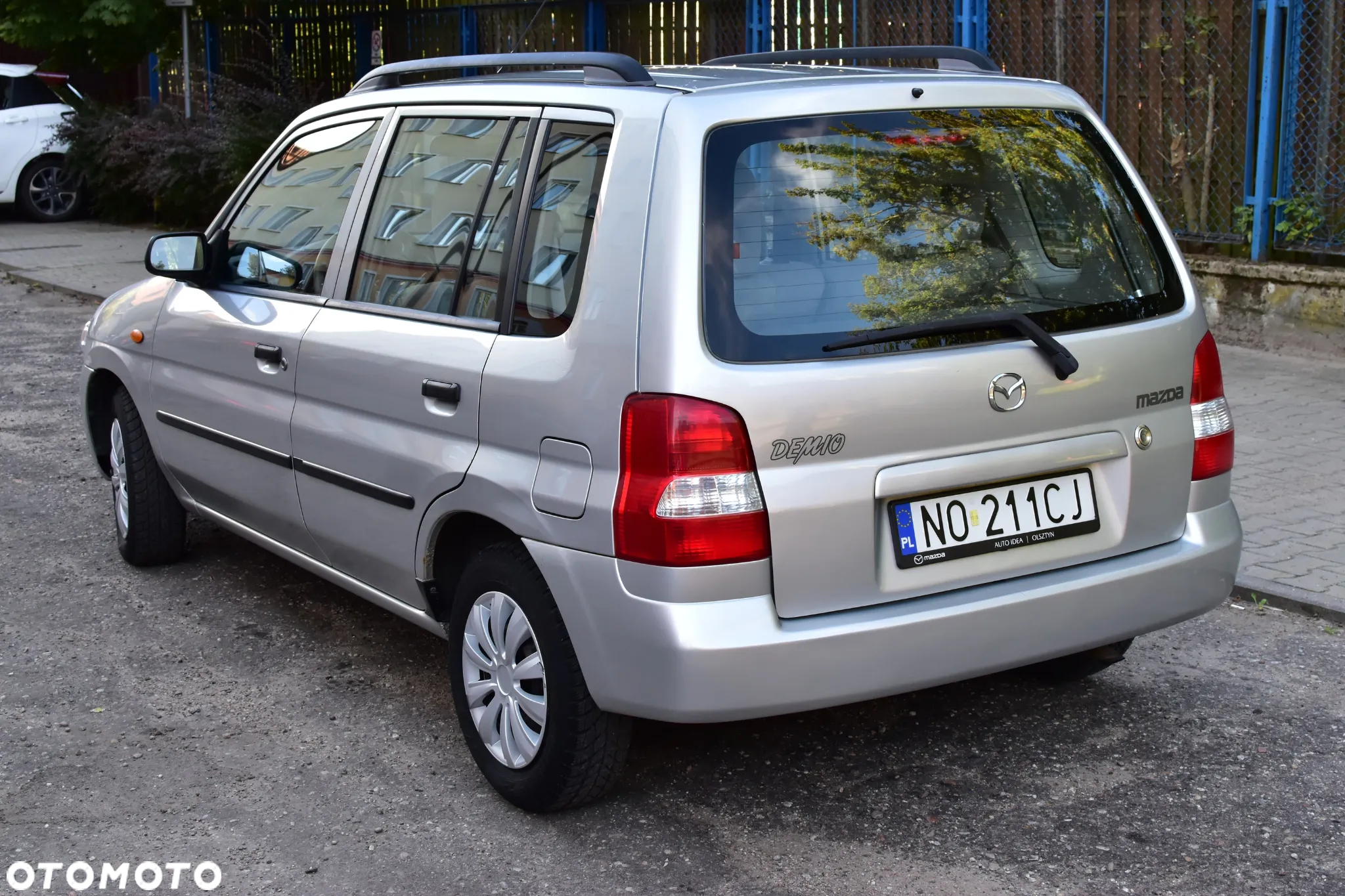 Mazda Demio - 4