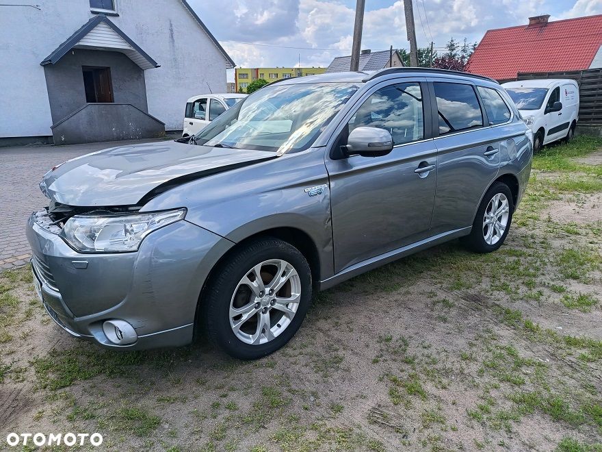 Mitsubishi Outlander - 1