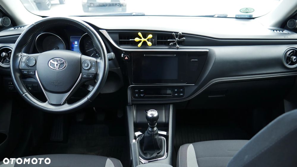 Toyota Auris 1.6 Premium - 8