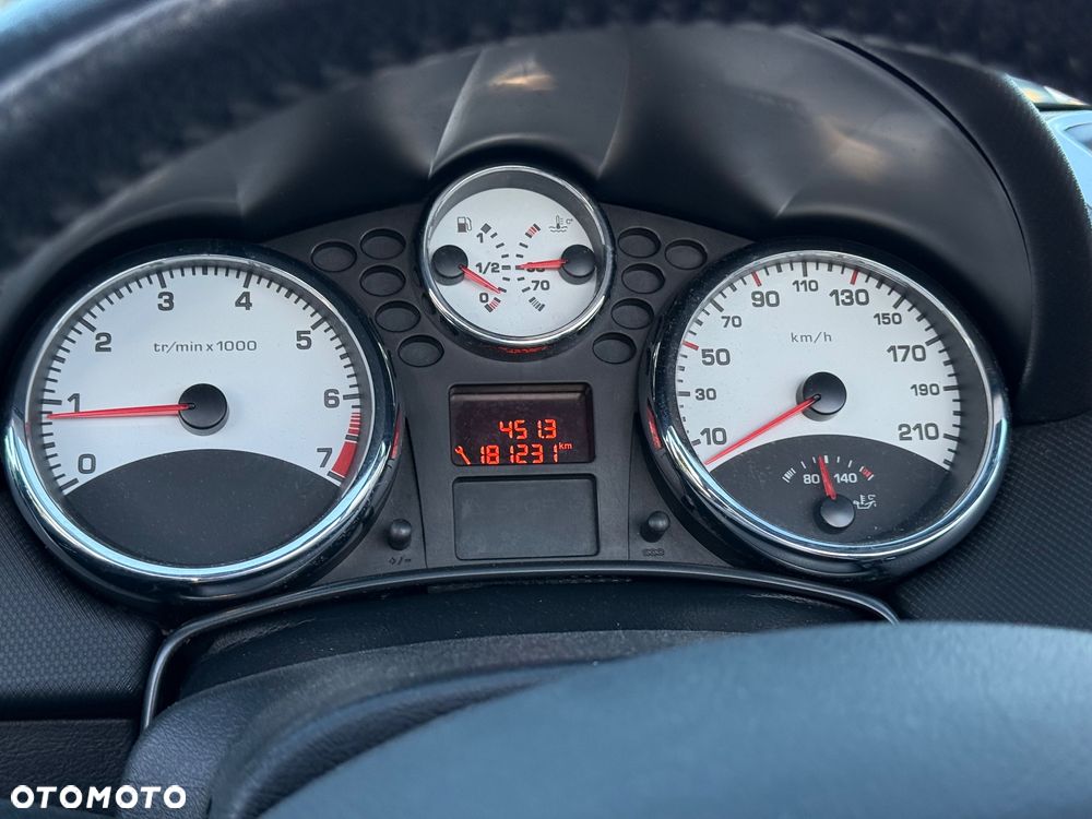 Peugeot 207 CC 1.6 Intense - 19