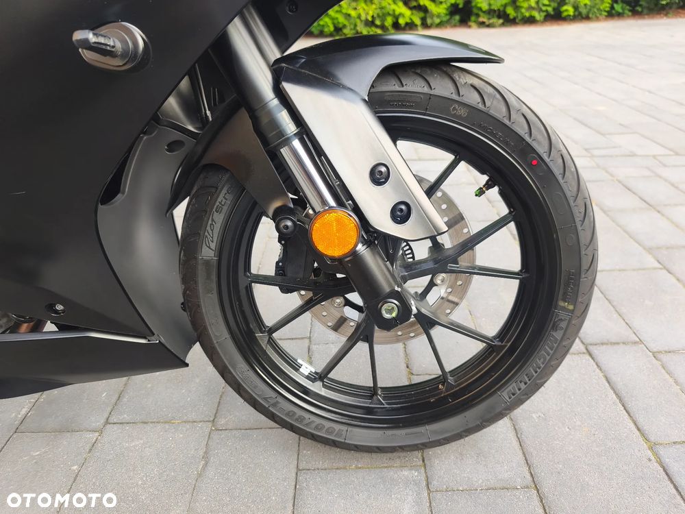 Yamaha YZF - 12