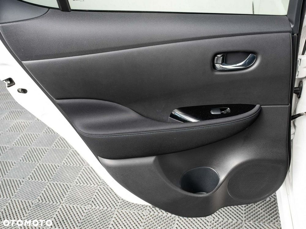 Nissan Leaf 40kWh N-Connecta - 26