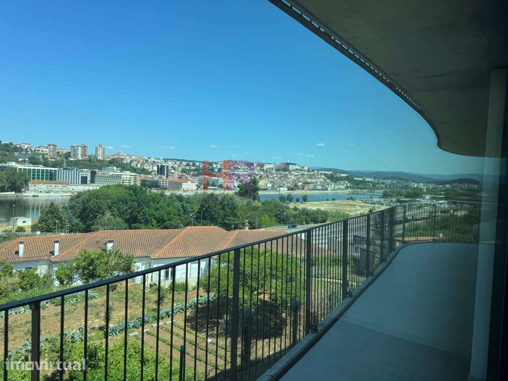 Coimbravende-se T3 com dois aparcamentos privativos coberto e vista... - Grande imagem: 4/21